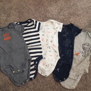 Set of 5 carter’s bodysuits